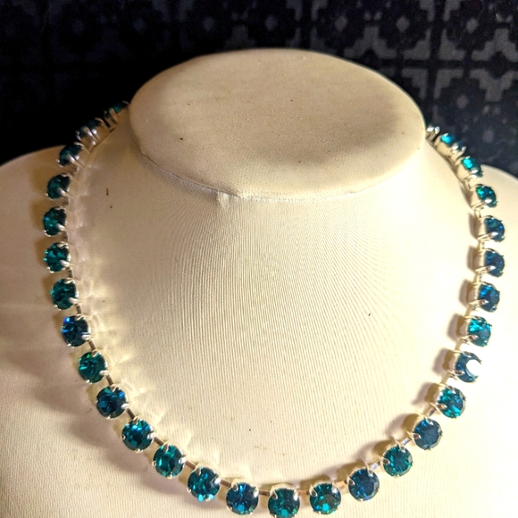 Blue Apatite Swarovski Crystal Necklace & Earrings in Silver Plated or Gold - Picture 4 of 8